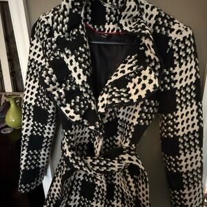 White House Black Market Black and White Houndstooth Trench Coat